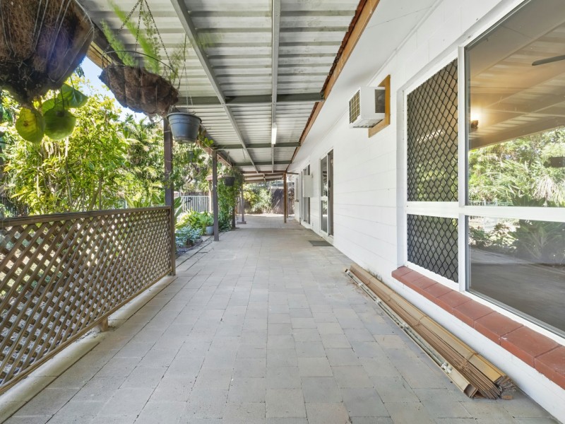 6 Tarana Close, Caravonica QLD 4878