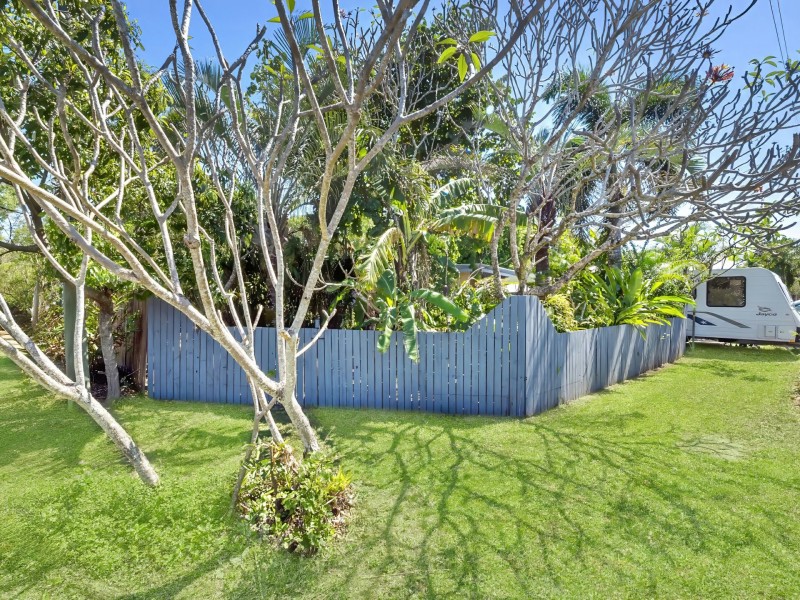 19 Christensen Street, Machans Beach QLD 4878