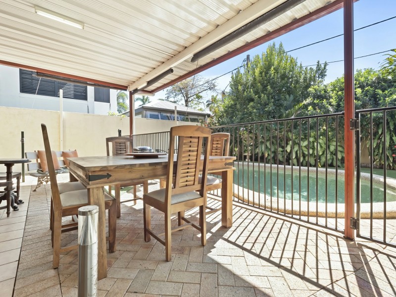 3/9 Hibiscus Lane, Holloways Beach QLD 4878