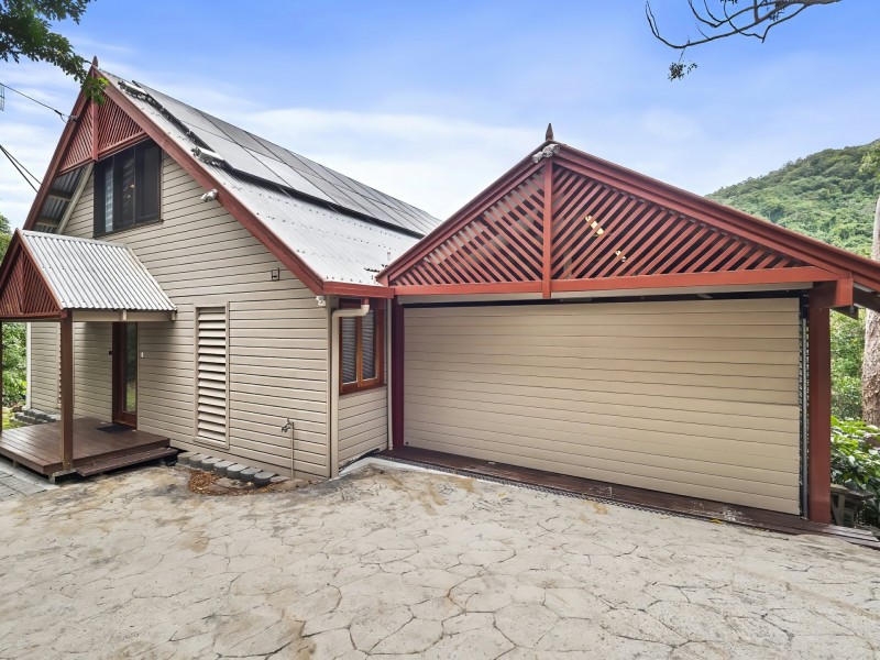 302 Toogood Road, Bayview Heights QLD 4868