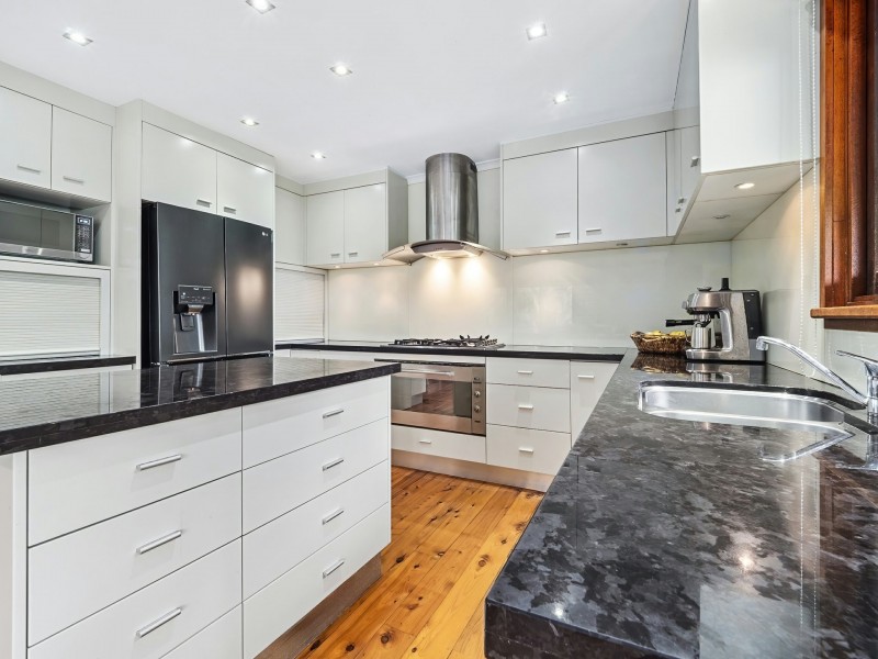 302 Toogood Road, Bayview Heights QLD 4868