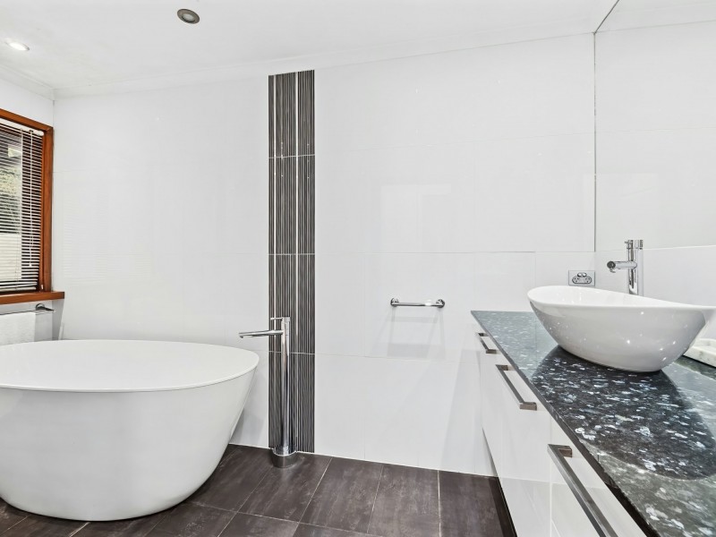 302 Toogood Road, Bayview Heights QLD 4868