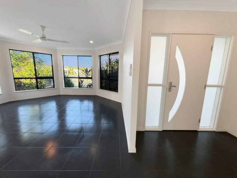 7 Angor Rd, Trinity Park QLD 4879