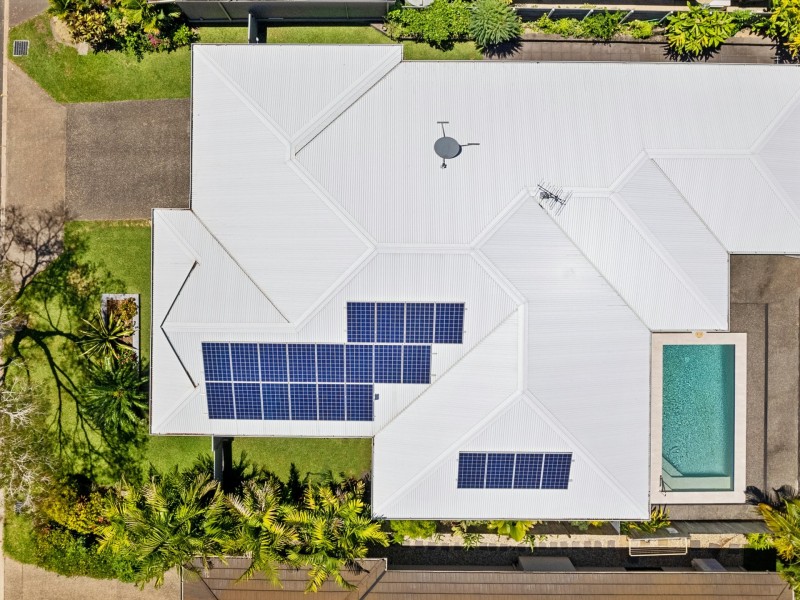 6 Lillian Rd, Palm Cove QLD 4879