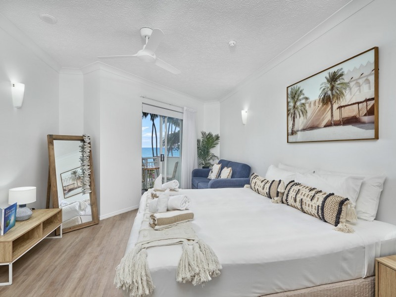 202/139-143 Williams Esplanade, Palm Cove QLD 4879