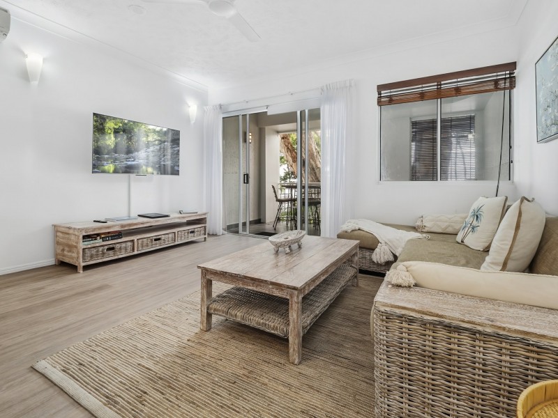 202/139-143 Williams Esplanade, Palm Cove QLD 4879