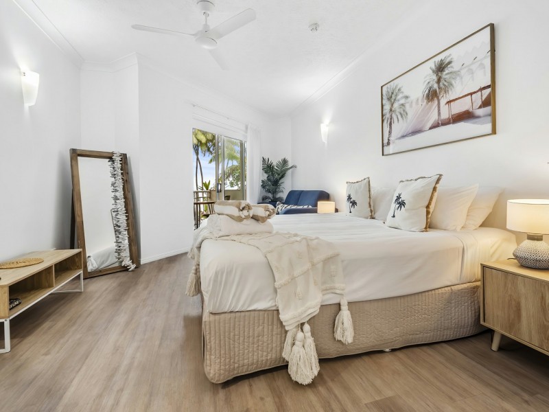 202/139-143 Williams Esplanade, Palm Cove QLD 4879