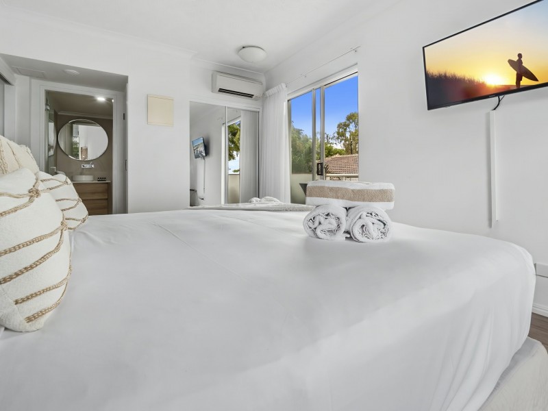 202/139-143 Williams Esplanade, Palm Cove QLD 4879