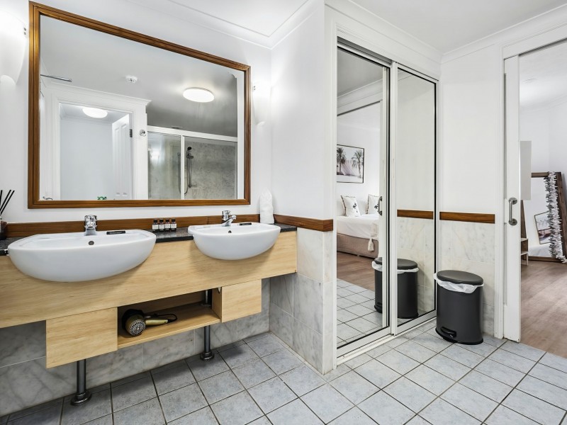 202/139-143 Williams Esplanade, Palm Cove QLD 4879