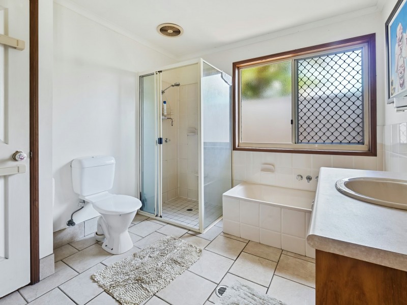 23 Casuarina Street, Holloways Beach QLD 4878