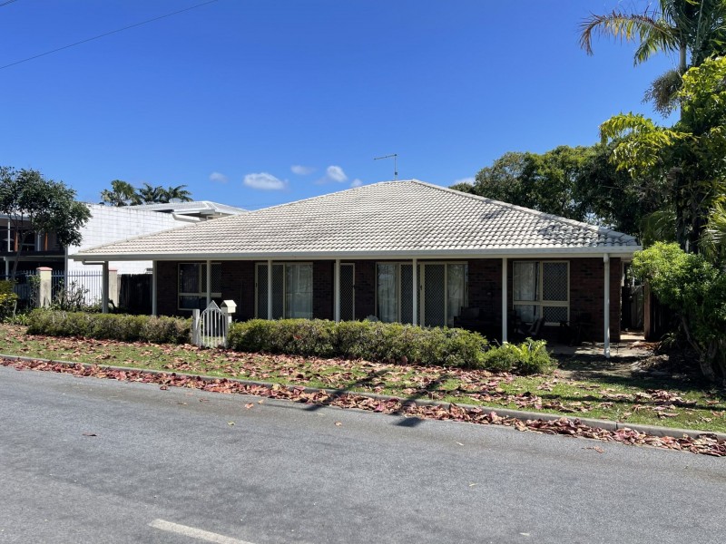 23 Casuarina Street, Holloways Beach QLD 4878