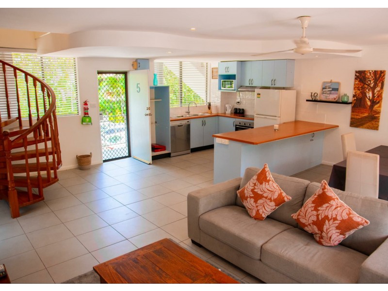 Apartment 5/35-37 Sims Esplanade, Yorkeys Knob QLD 4878