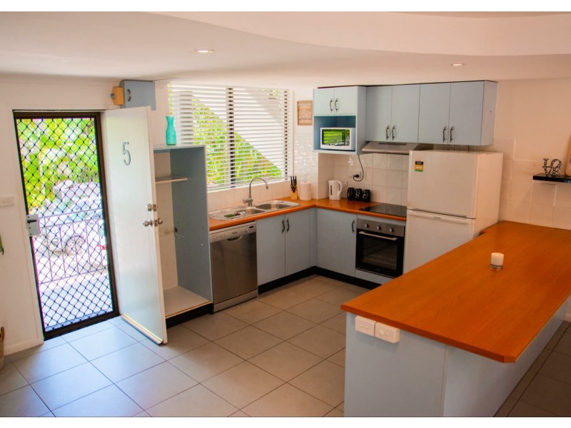 Apartment 5/35-37 Sims Esplanade, Yorkeys Knob QLD 4878