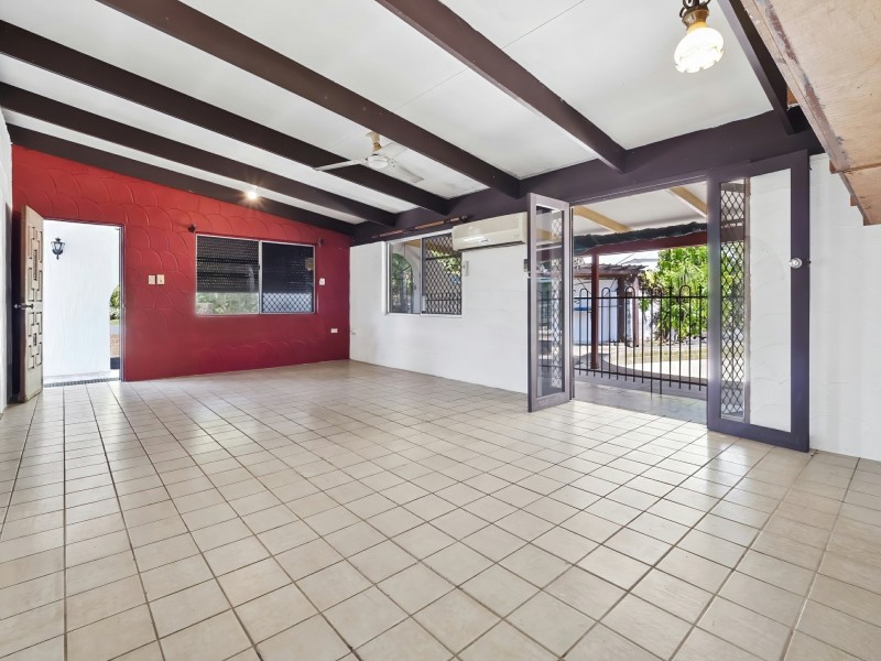 20 Carolyn Close, Yorkeys Knob QLD 4878