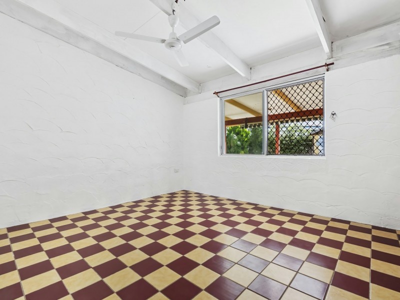 20 Carolyn Close, Yorkeys Knob QLD 4878