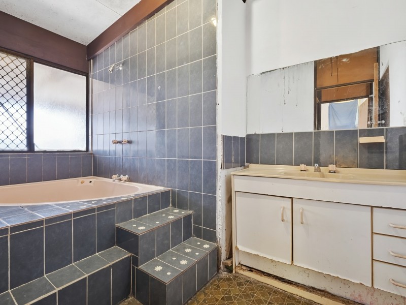 20 Carolyn Close, Yorkeys Knob QLD 4878