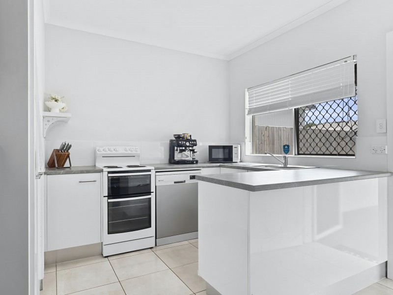 3/528 Varley Street, Yorkeys Knob QLD 4878