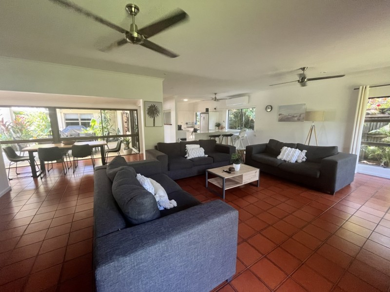 7 Talpa Close, Palm Cove QLD 4879