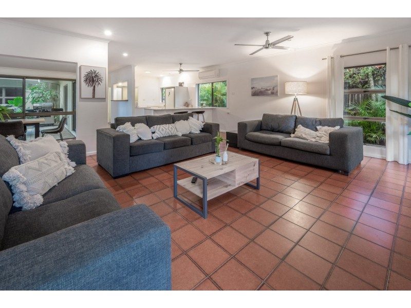 7 Talpa Close, Palm Cove QLD 4879