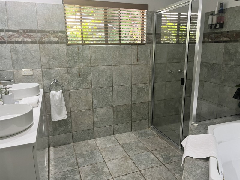 7 Talpa Close, Palm Cove QLD 4879