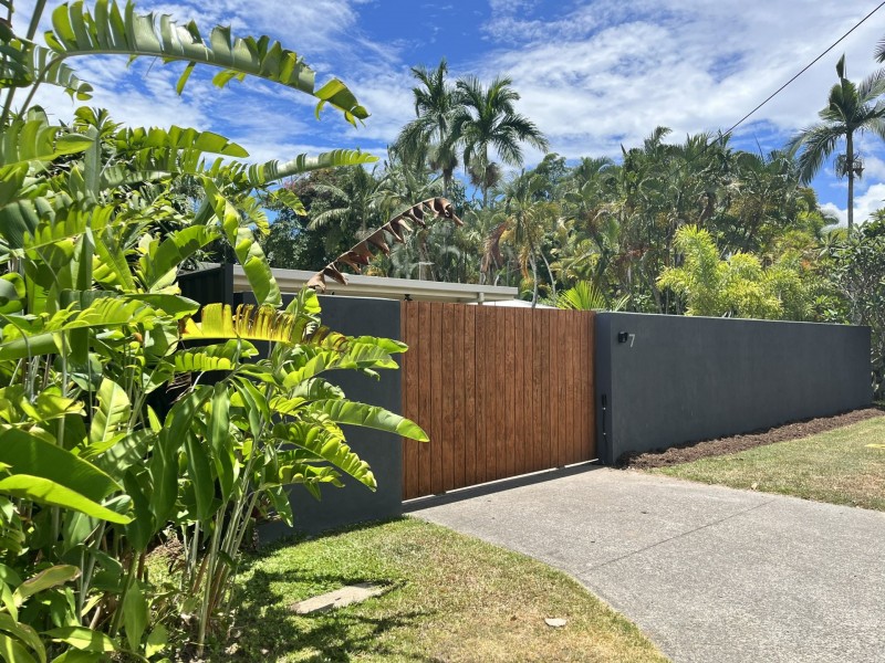 7 Talpa Close, Palm Cove QLD 4879