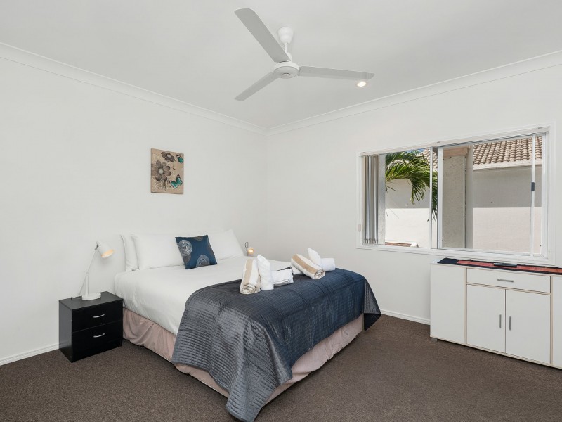 2/70-72 Cedar Road, Palm Cove QLD 4879