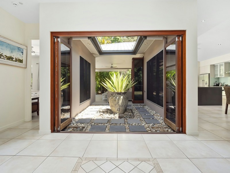 21 Aurelia Road, Palm Cove QLD 4879