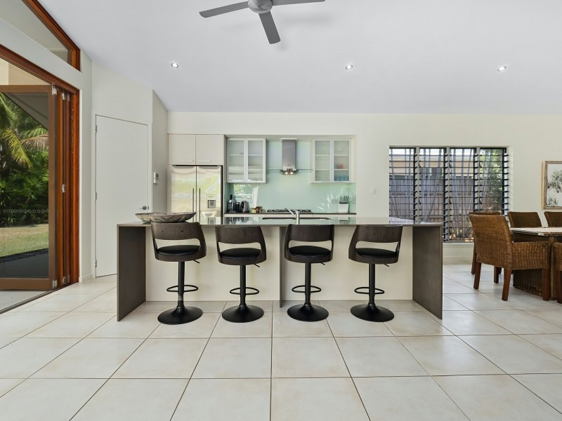 21 Aurelia Road, Palm Cove QLD 4879