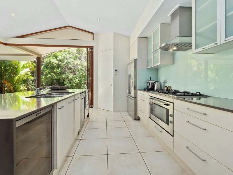 21 Aurelia Road, Palm Cove QLD 4879