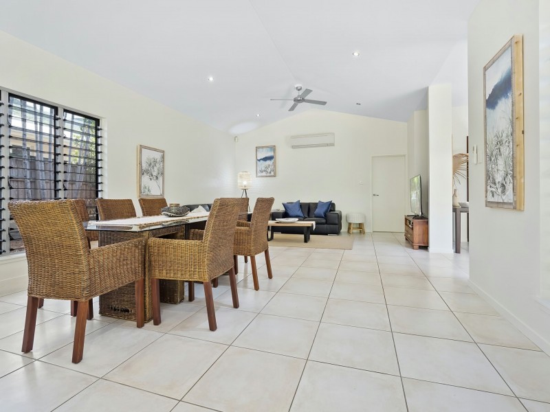 21 Aurelia Road, Palm Cove QLD 4879