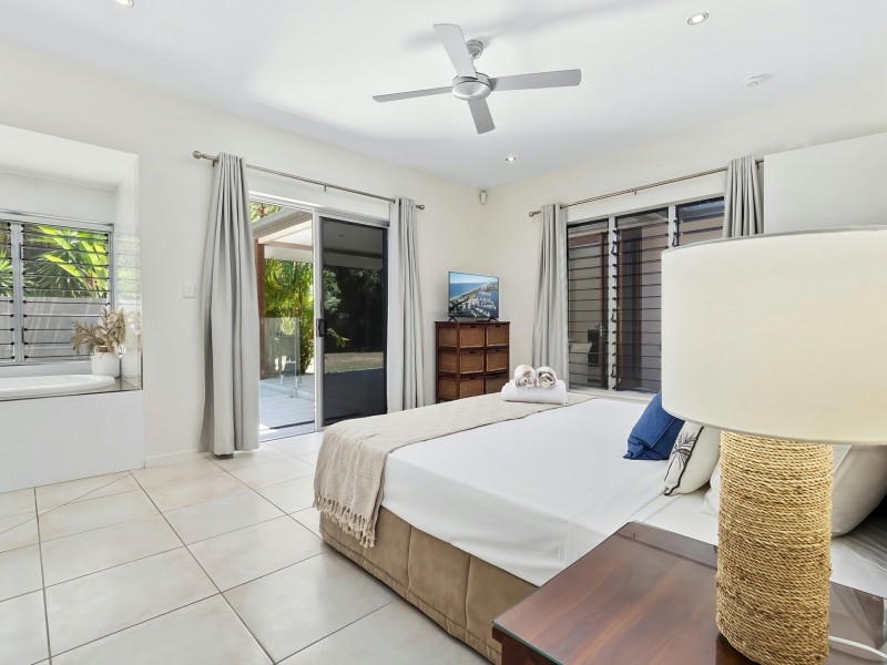 21 Aurelia Road, Palm Cove QLD 4879