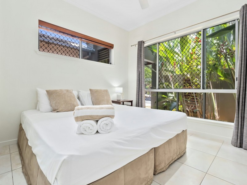21 Aurelia Road, Palm Cove QLD 4879