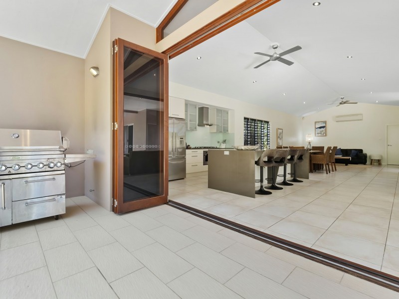 21 Aurelia Road, Palm Cove QLD 4879