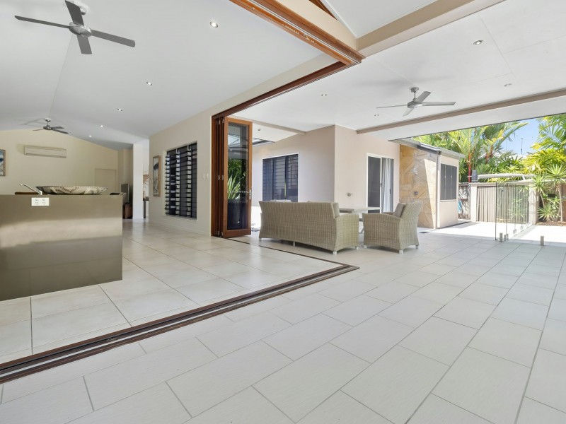 21 Aurelia Road, Palm Cove QLD 4879