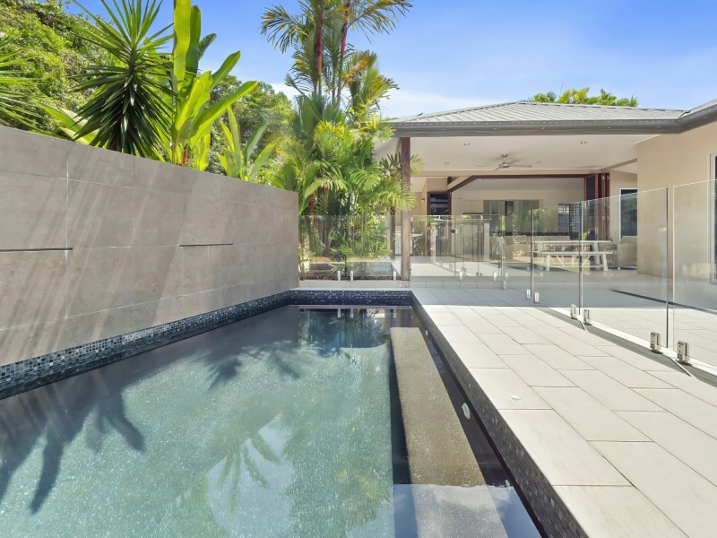 21 Aurelia Road, Palm Cove QLD 4879
