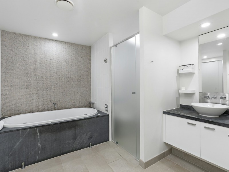 105/5 Triton Street, Palm Cove QLD 4879