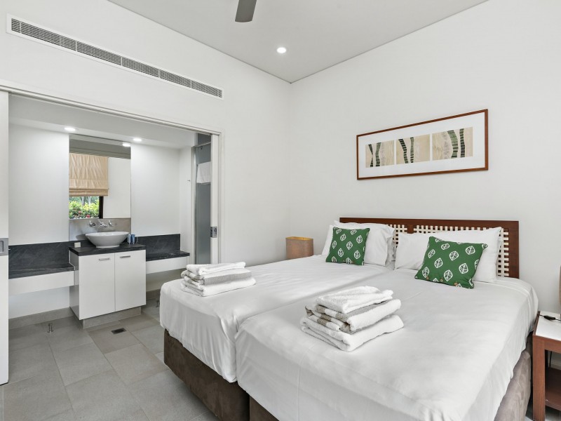 105/5 Triton Street, Palm Cove QLD 4879