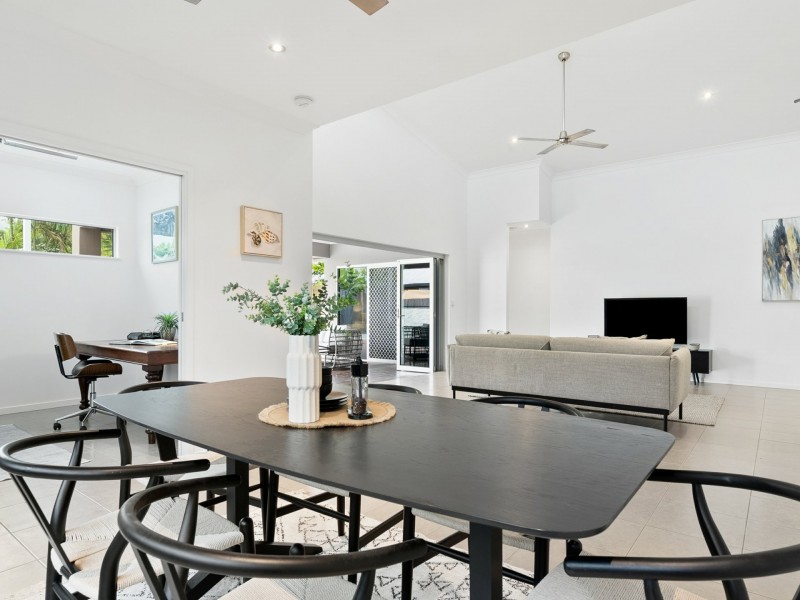 6 Pambula Close, Kewarra Beach QLD 4879