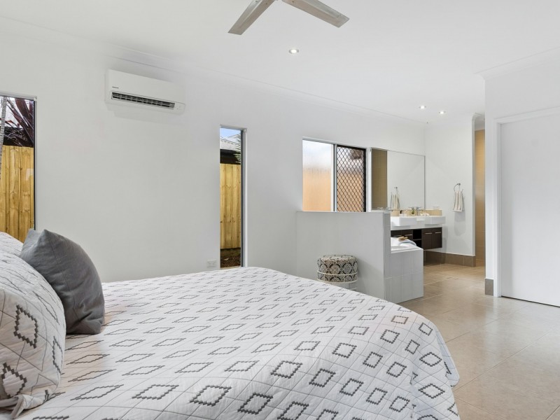 6 Pambula Close, Kewarra Beach QLD 4879