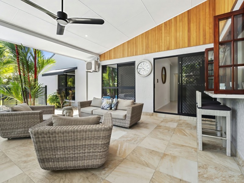 2 Ribbon Close, Clifton Beach QLD 4879
