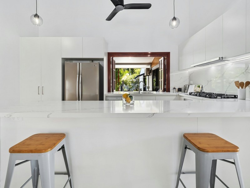 2 Ribbon Close, Clifton Beach QLD 4879