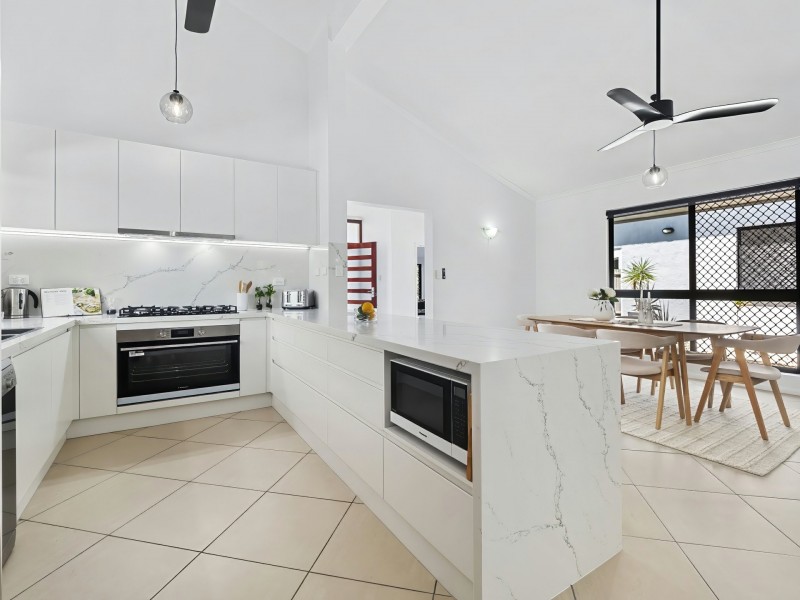2 Ribbon Close, Clifton Beach QLD 4879