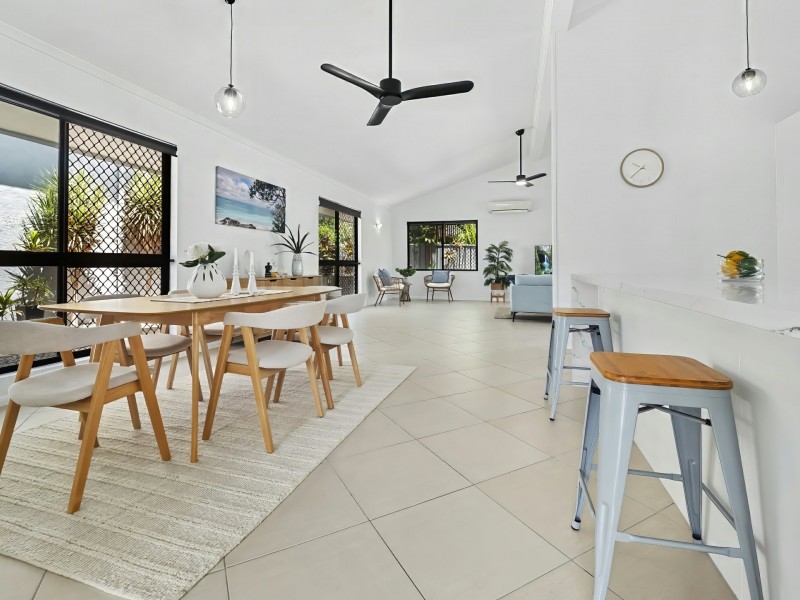 2 Ribbon Close, Clifton Beach QLD 4879