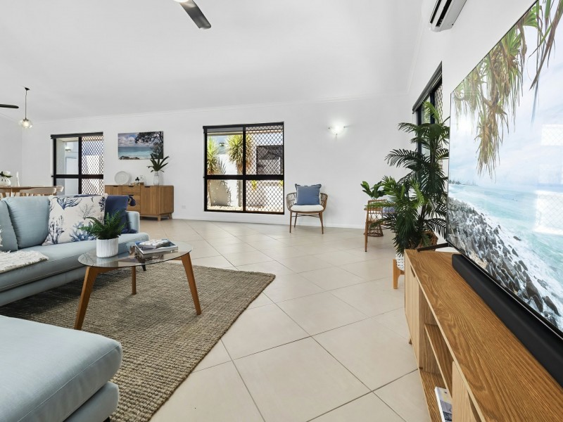 2 Ribbon Close, Clifton Beach QLD 4879