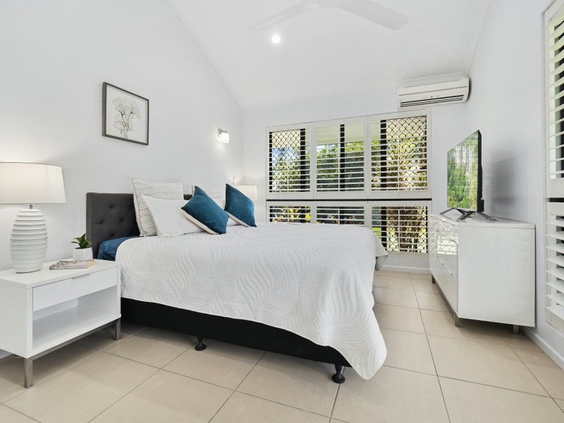 2 Ribbon Close, Clifton Beach QLD 4879