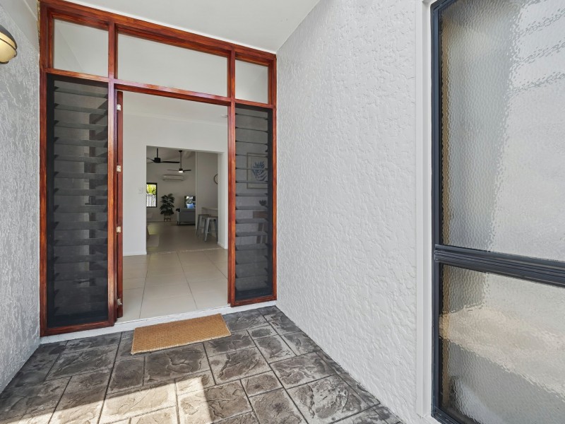 2 Ribbon Close, Clifton Beach QLD 4879