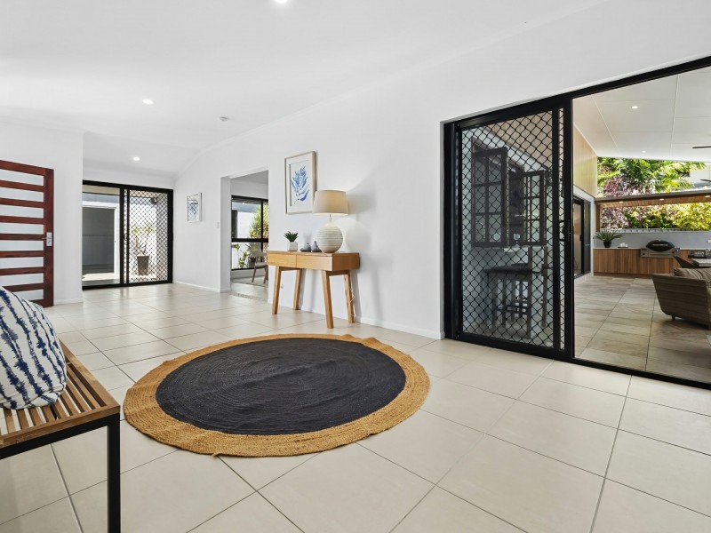 2 Ribbon Close, Clifton Beach QLD 4879