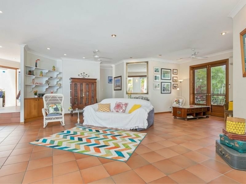 4 Turtle Close, Clifton Beach QLD 4879