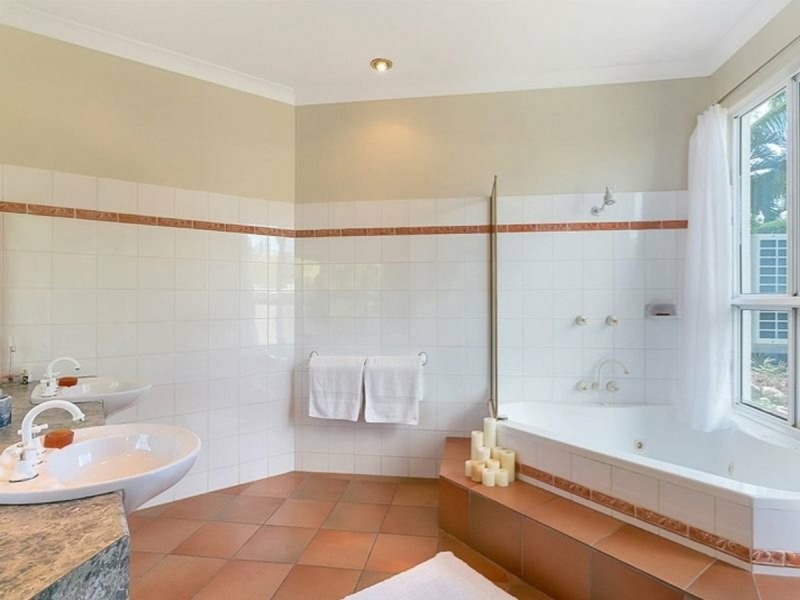 4 Turtle Close, Clifton Beach QLD 4879