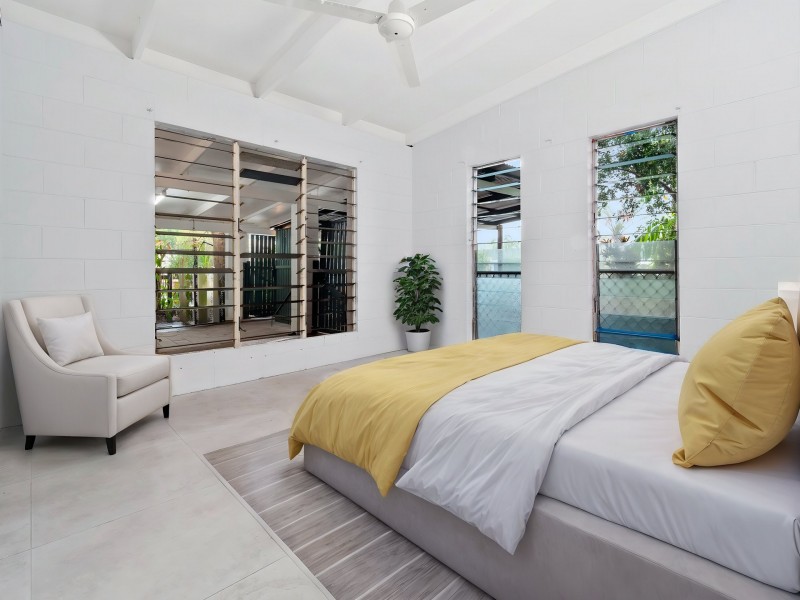 2 Ash Street, Holloways Beach QLD 4878